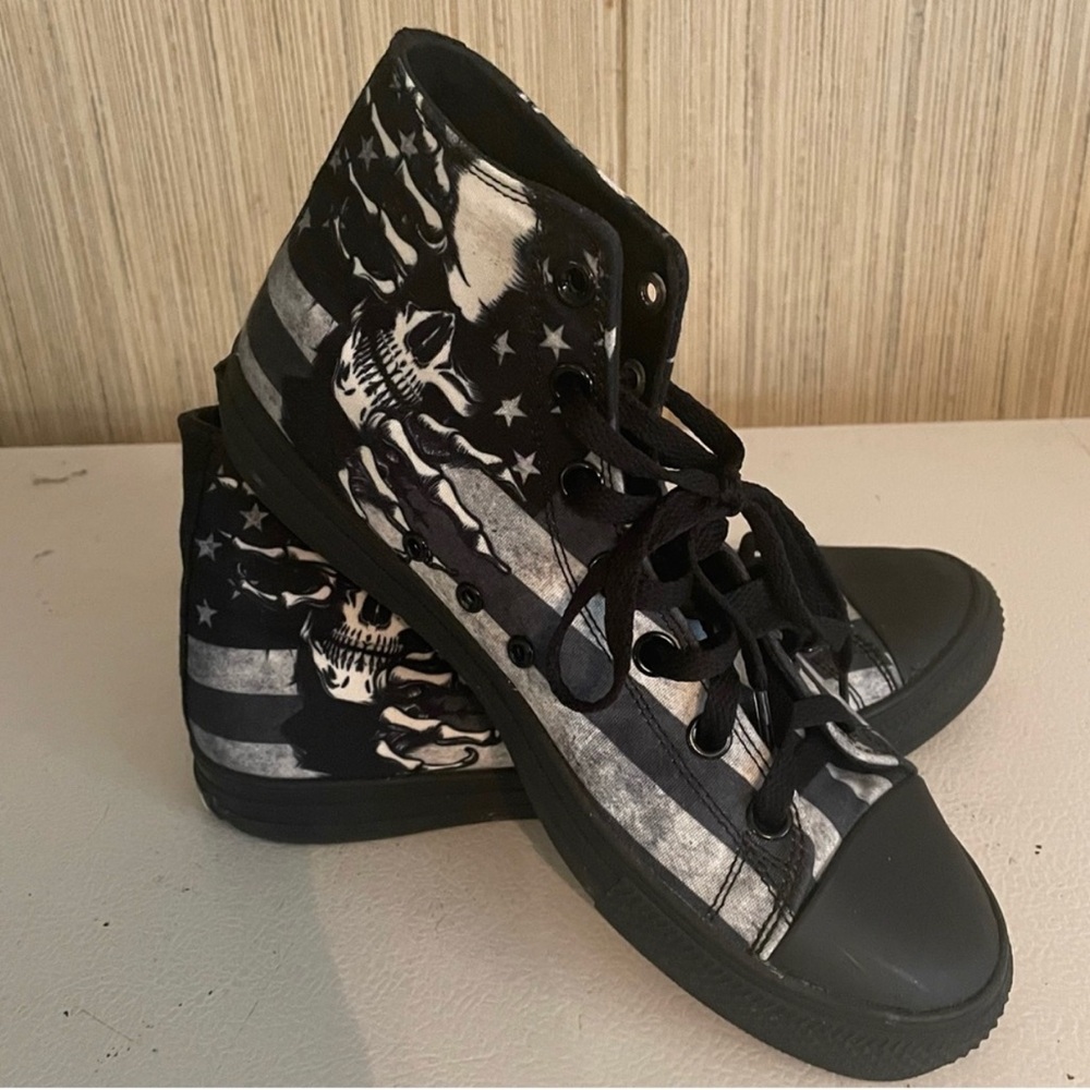 RAAD shop skull & US flag unisex high top sneakers 8 men’s 9.5 women’s